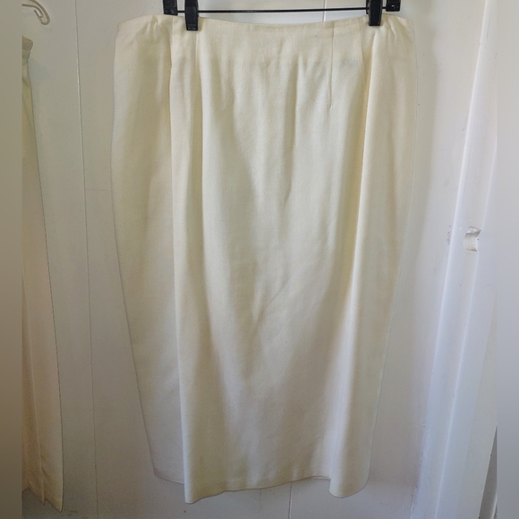 Lined Skirt  Soft Yellow - Picture 5 of 13
